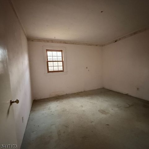 76 Valley View Rd, High Bridge Boro, NJ 08829