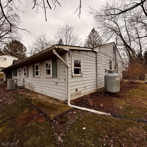 76 Valley View Rd, High Bridge Boro, NJ 08829