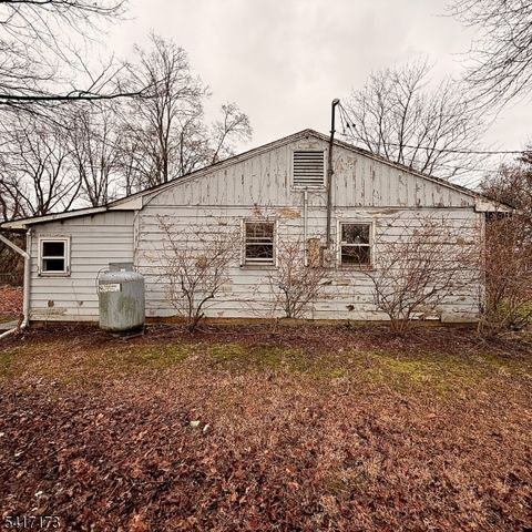 76 Valley View Rd, High Bridge Boro, NJ 08829