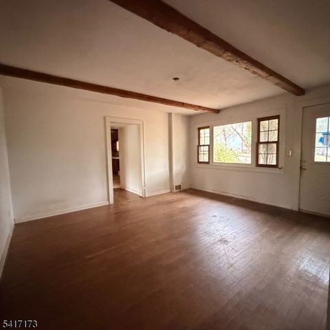 76 Valley View Rd, High Bridge Boro, NJ 08829