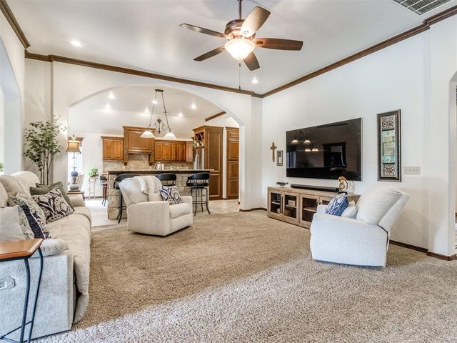 19720 Meadow Bend Avenue, Edmond, OK 73012