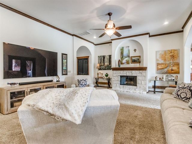 19720 Meadow Bend Avenue, Edmond, OK 73012