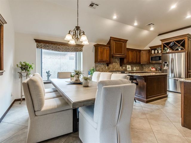 19720 Meadow Bend Avenue, Edmond, OK 73012