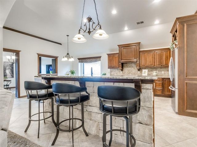 19720 Meadow Bend Avenue, Edmond, OK 73012