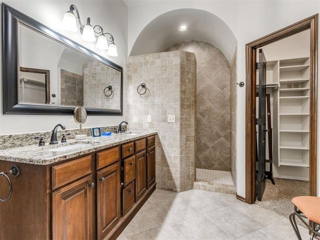 19720 Meadow Bend Avenue, Edmond, OK 73012