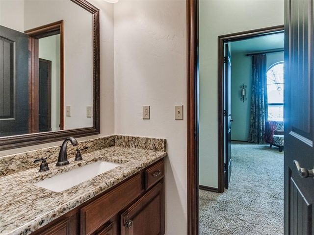 19720 Meadow Bend Avenue, Edmond, OK 73012