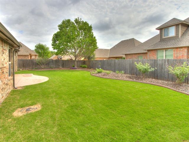 19720 Meadow Bend Avenue, Edmond, OK 73012