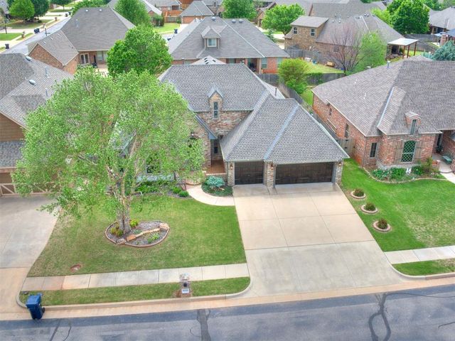 19720 Meadow Bend Avenue, Edmond, OK 73012