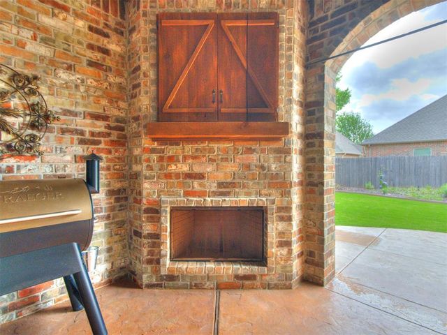 19720 Meadow Bend Avenue, Edmond, OK 73012