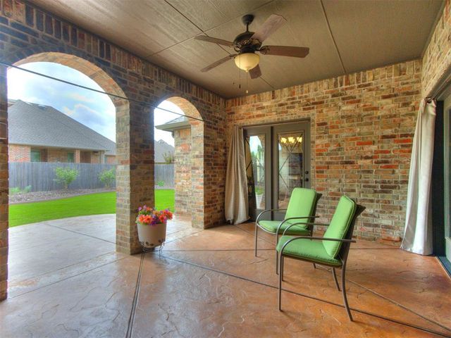 19720 Meadow Bend Avenue, Edmond, OK 73012