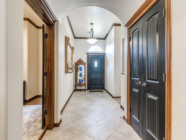 19720 Meadow Bend Avenue, Edmond, OK 73012