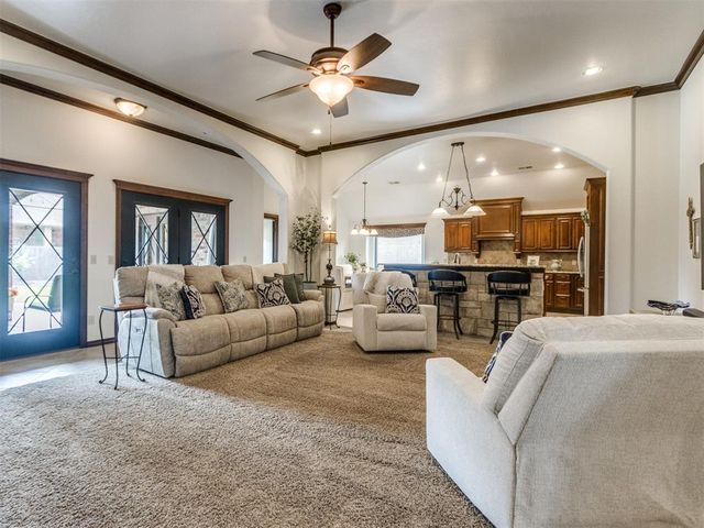 19720 Meadow Bend Avenue, Edmond, OK 73012