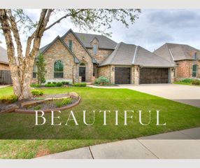 19720 Meadow Bend Avenue, Edmond, OK 73012