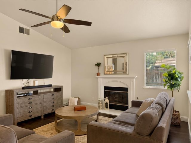 5451 N State Street, Fresno, CA 93722