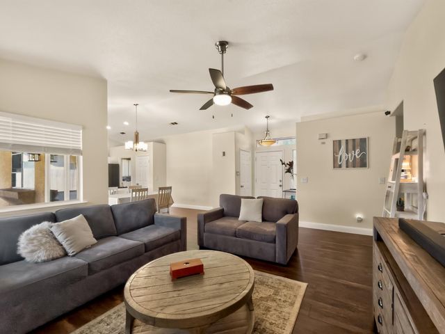 5451 N State Street, Fresno, CA 93722