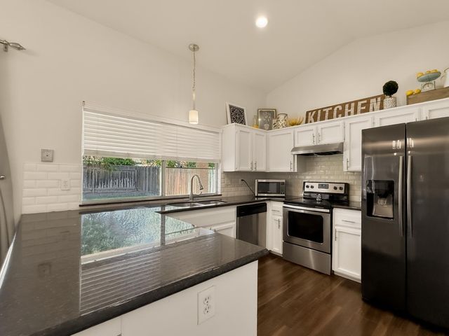 5451 N State Street, Fresno, CA 93722
