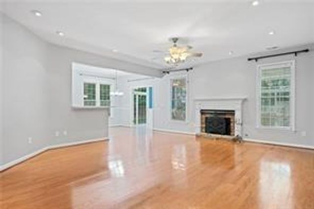 304 Laurel Glen Crossing, Canton, GA 30114