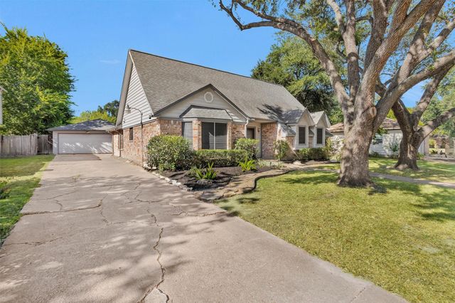 13306 Bexhill Drive, Houston, TX 77065