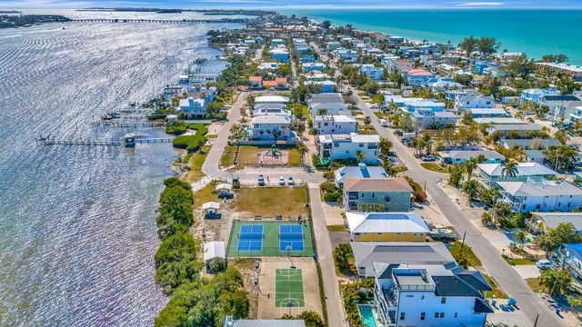 2409 AVENUE B, Bradenton Beach, FL 34217