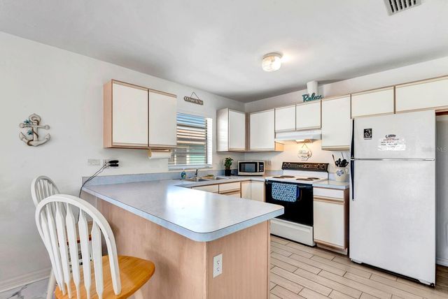 2409 AVENUE B, Bradenton Beach, FL 34217