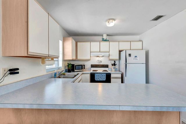 2409 AVENUE B, Bradenton Beach, FL 34217