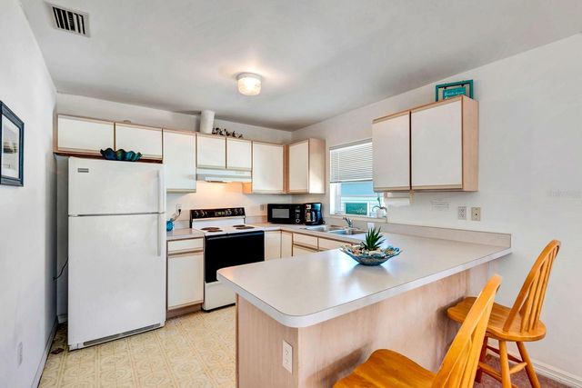 2409 AVENUE B, Bradenton Beach, FL 34217