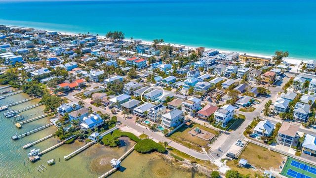 2409 AVENUE B, Bradenton Beach, FL 34217