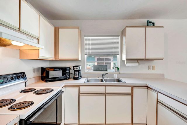 2409 AVENUE B, Bradenton Beach, FL 34217