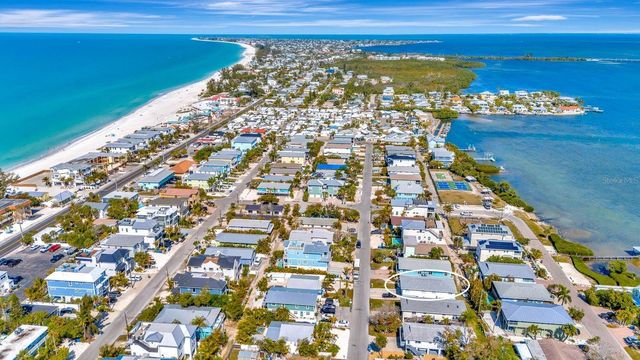 2409 AVENUE B, Bradenton Beach, FL 34217