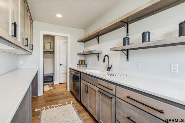 3901 S 212th Street, Elkhorn, NE 68022