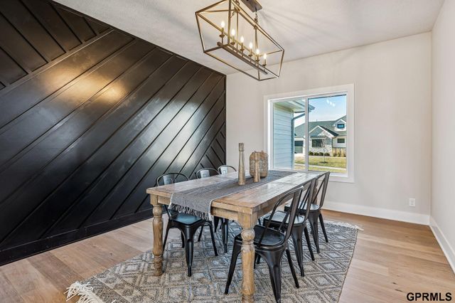 3901 S 212th Street, Elkhorn, NE 68022