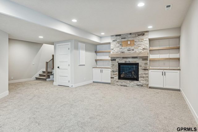 3901 S 212th Street, Elkhorn, NE 68022