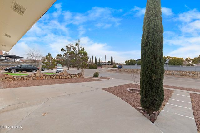 142 GREEN DESERT Circle, El Paso, TX 79928