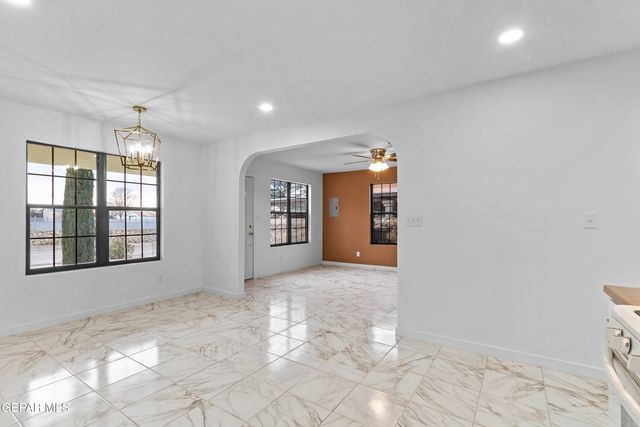 142 GREEN DESERT Circle, El Paso, TX 79928