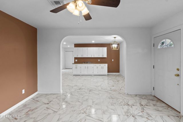 142 GREEN DESERT Circle, El Paso, TX 79928