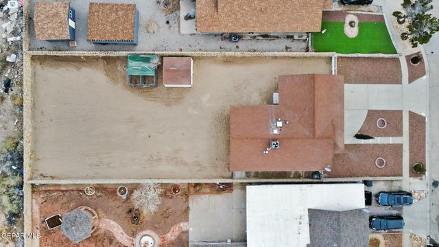 142 GREEN DESERT Circle, El Paso, TX 79928