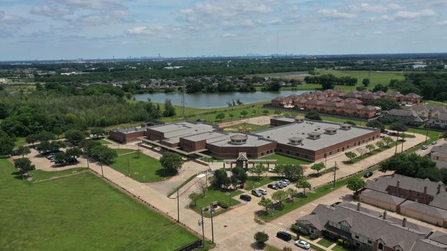 2902 Robinson Road, Missouri City, TX 77459