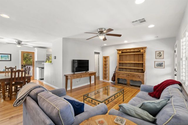 133 Ocean View Ct, Vista, CA 92084