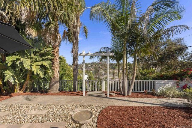133 Ocean View Ct, Vista, CA 92084