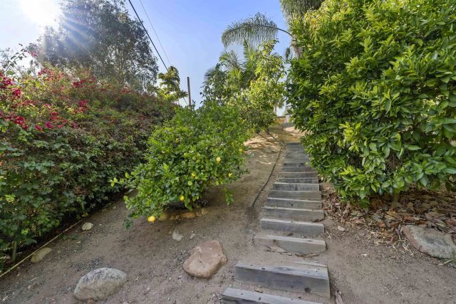133 Ocean View Ct, Vista, CA 92084