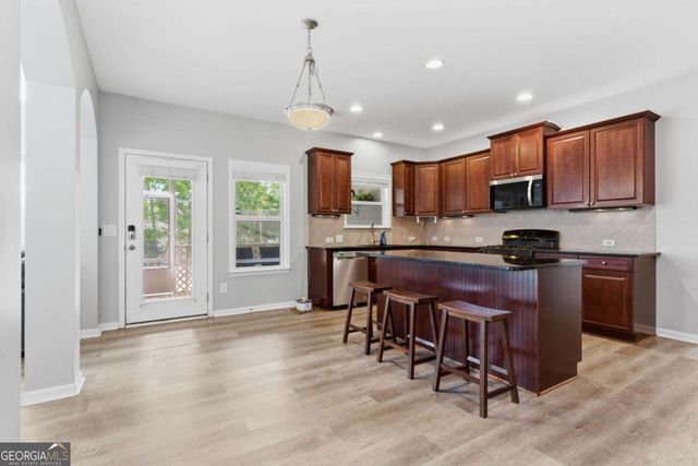 6040 Vista Crossing Way, Cumming, GA 30028