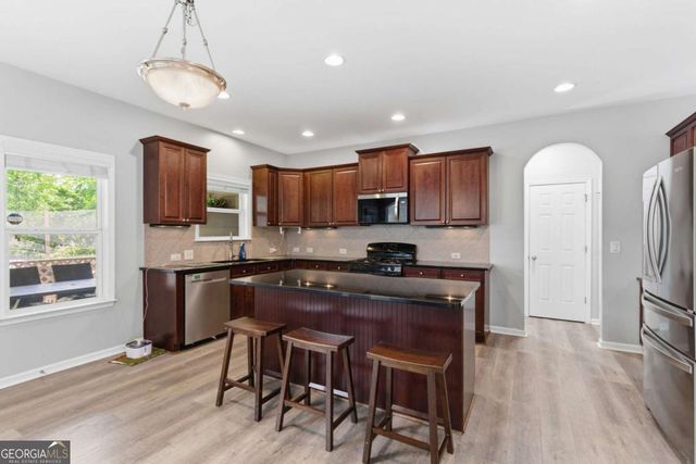 6040 Vista Crossing Way, Cumming, GA 30028