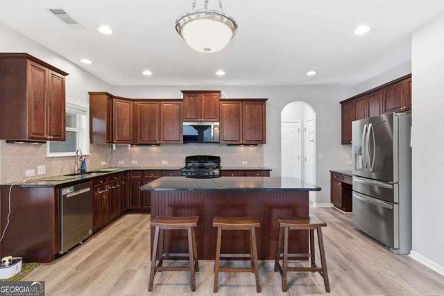 6040 Vista Crossing Way, Cumming, GA 30028
