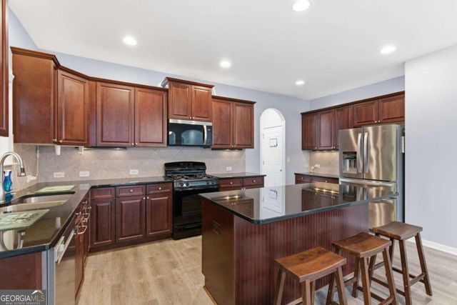 6040 Vista Crossing Way, Cumming, GA 30028