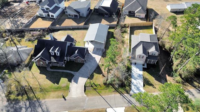 1335 Glen Oaks Drive, Conroe, TX 77385