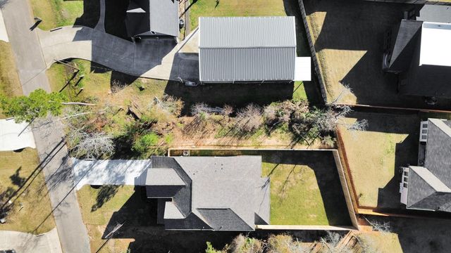 1335 Glen Oaks Drive, Conroe, TX 77385