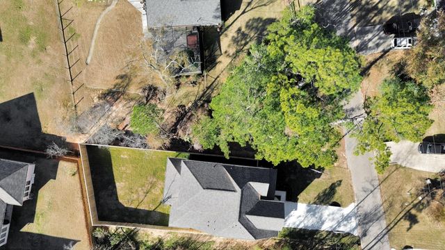 1335 Glen Oaks Drive, Conroe, TX 77385