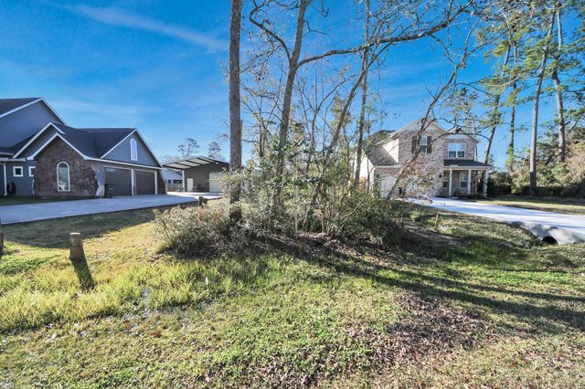 1335 Glen Oaks Drive, Conroe, TX 77385