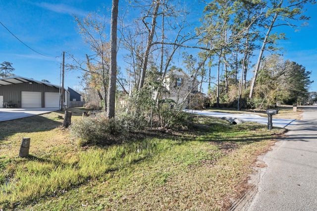 1335 Glen Oaks Drive, Conroe, TX 77385