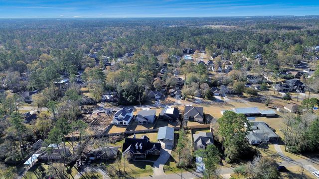 1335 Glen Oaks Drive, Conroe, TX 77385